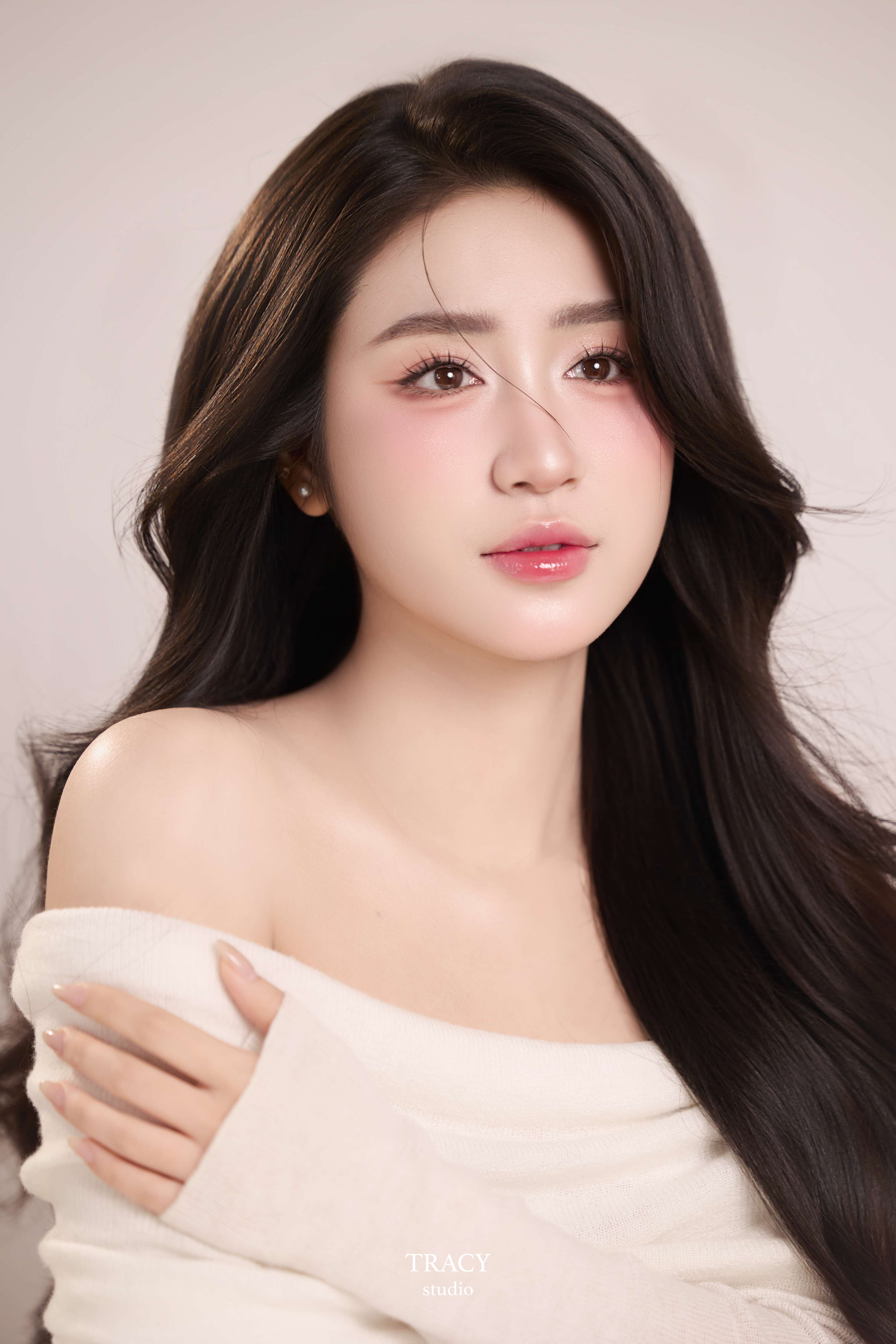 frontend/img/gallery/anh-beauty/tracy-studio-chup-concept-beauty-phuong-linh (1).jpg